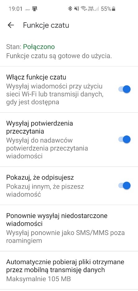 Zrzut ekranu z ustawień aplikacji Wiadomości z włączoną funkcją czatu