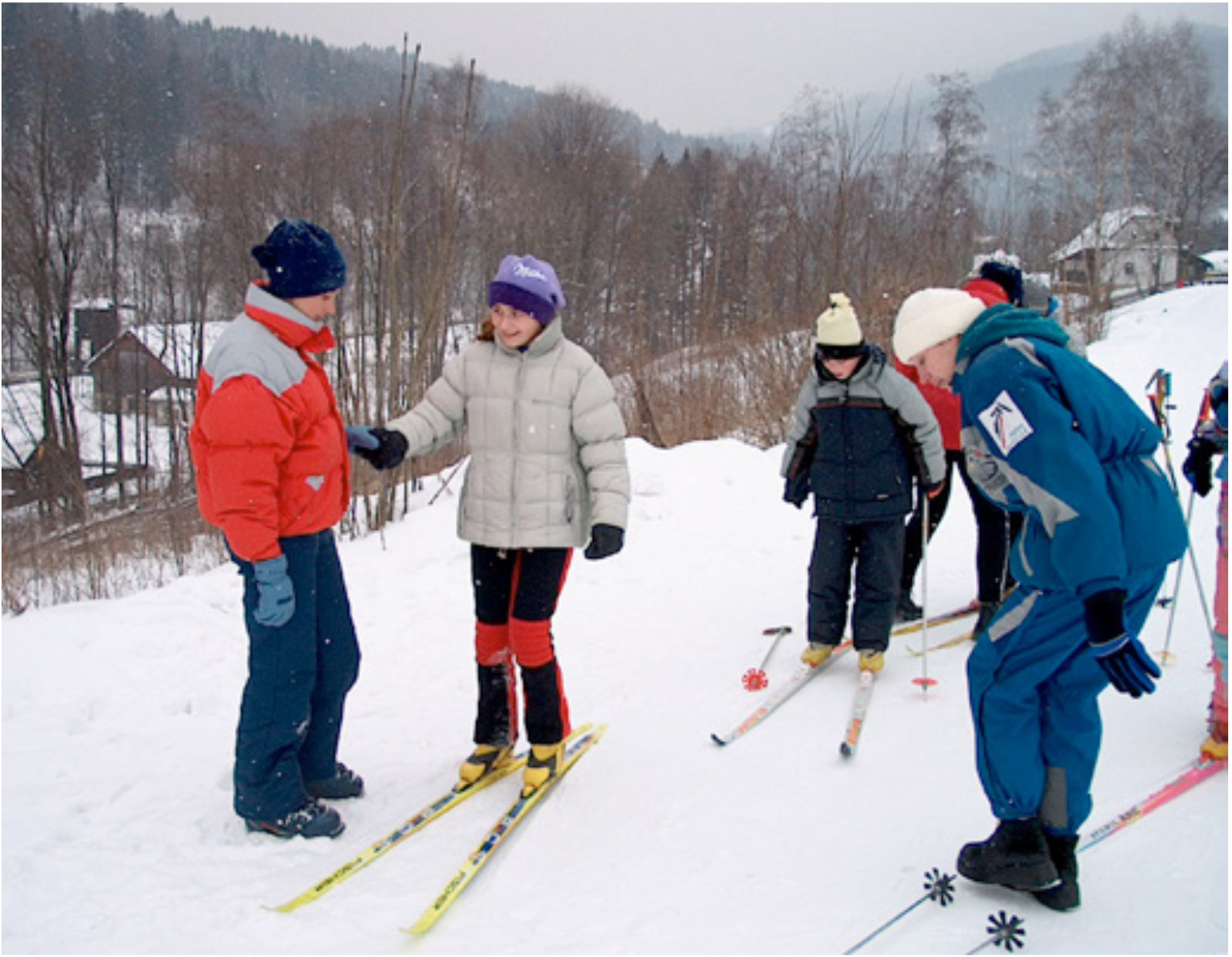 Osoby na nartach