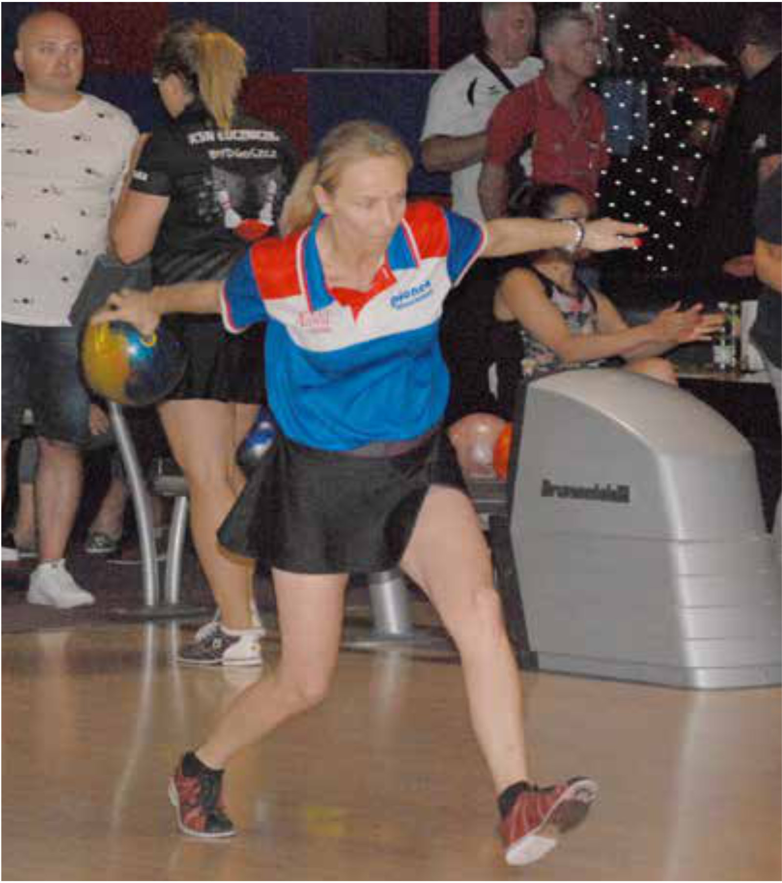 Kobieta na kręgielni