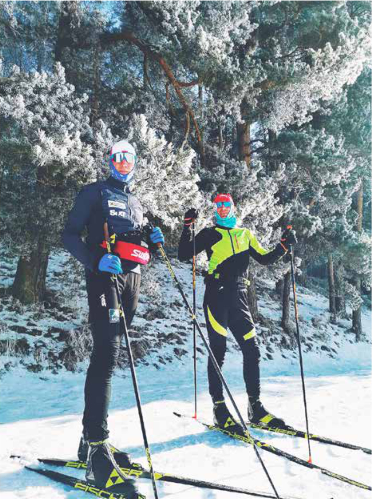 Mężczyźni na nartach