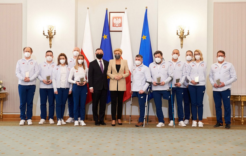 Para prezydencka z paraolimpijczykami. Fot. Adrian Stykowski/Polski Komitet Paraolimpijski