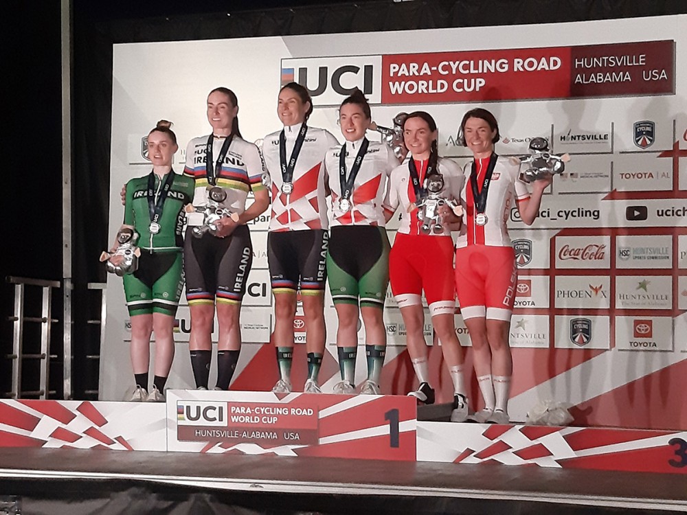 osoby na podium