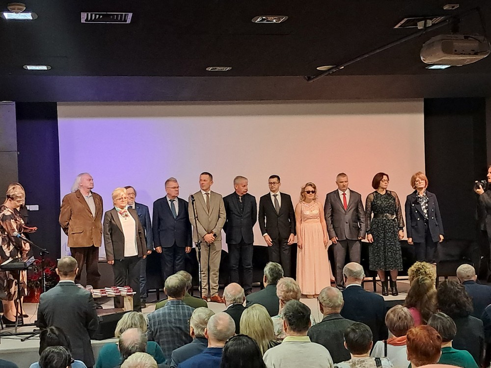 grupa osób