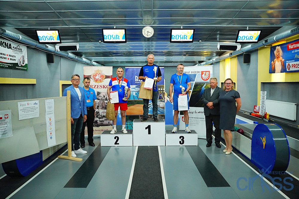 osoby na podium